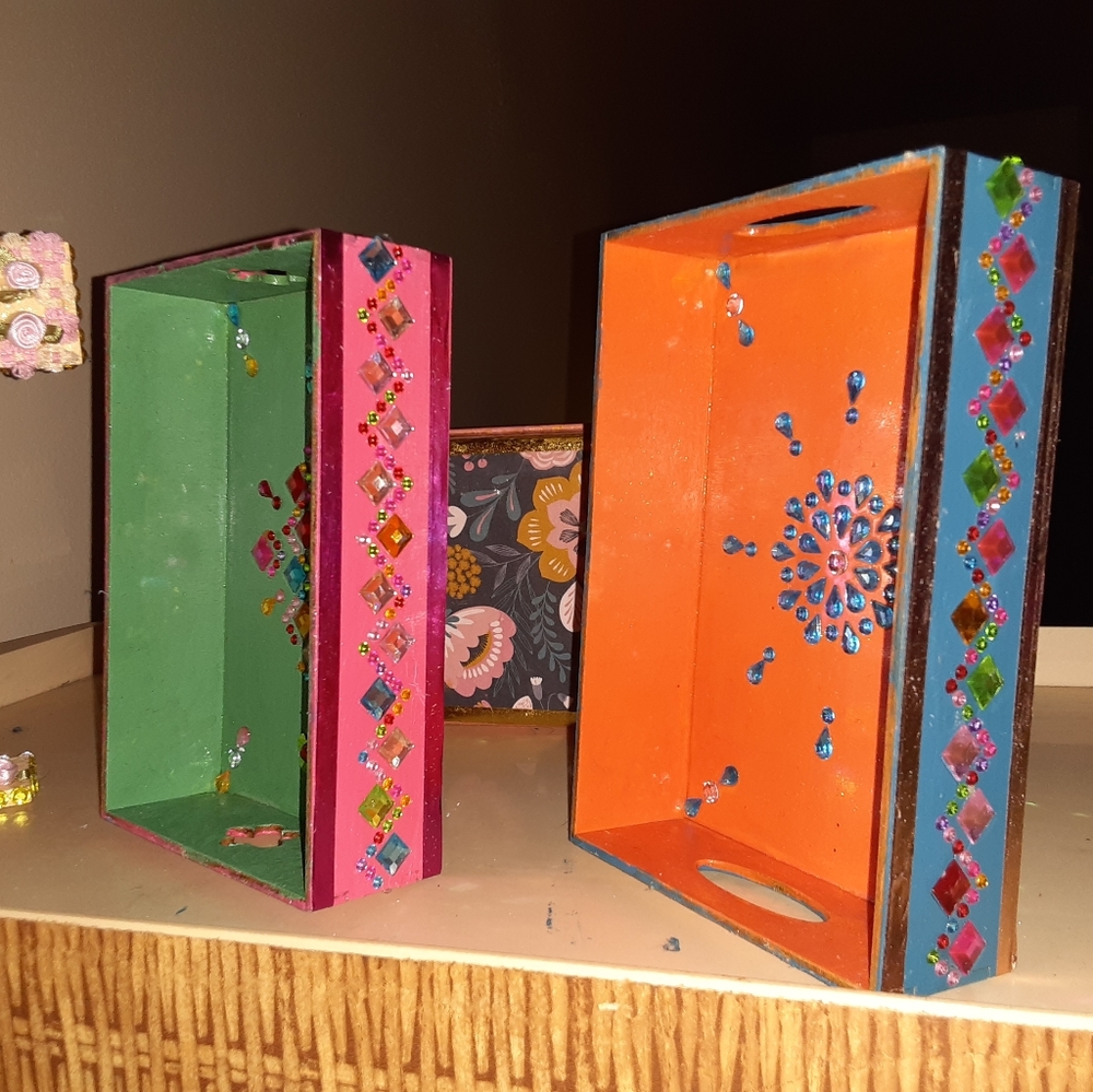 Shadowbox/wall hanging set.